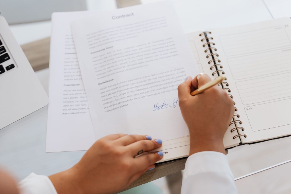 Signature des statuts d’une société